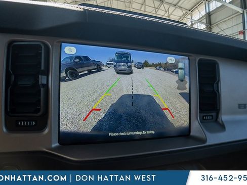 Used 2025 Ford Bronco Outer Banks AWD/4WD image 8