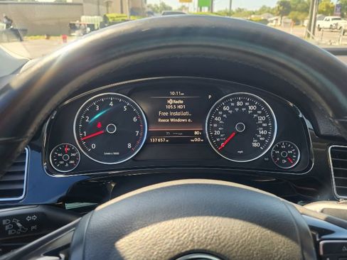 Used 2015 Volkswagen Touareg Sport image 19