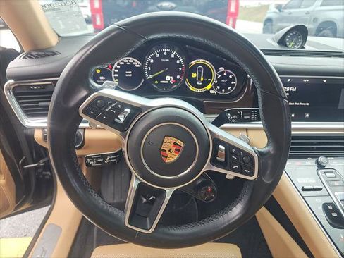Used 2018 Porsche Panamera 4 image 13
