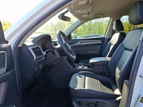 Certified 2023 Volkswagen Atlas SE image 13