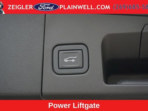 Used 2024 Cadillac XT5 Premium Luxury AWD/4WD image 11