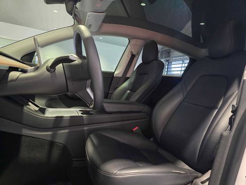 Used 2021 Tesla Model Y Long Range image 22