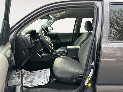 Used 2021 Toyota Tacoma SR image 9