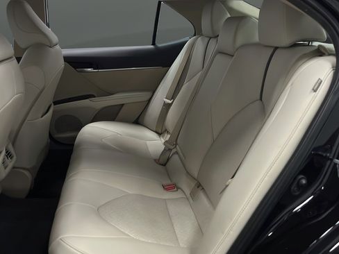 Used 2023 Toyota Camry XLE w/ Cold Weather Package FWD image 23