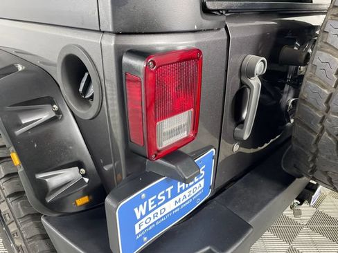 Used 2014 Jeep Wrangler Unlimited Sport w/ Max Tow Package AWD/4WD image 20