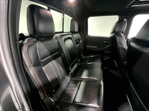Used 2023 Nissan Frontier PRO-4X AWD/4WD image 32