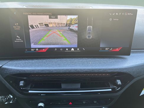 Used 2026 BMW 330i Sedan w/ Premium Package image 17