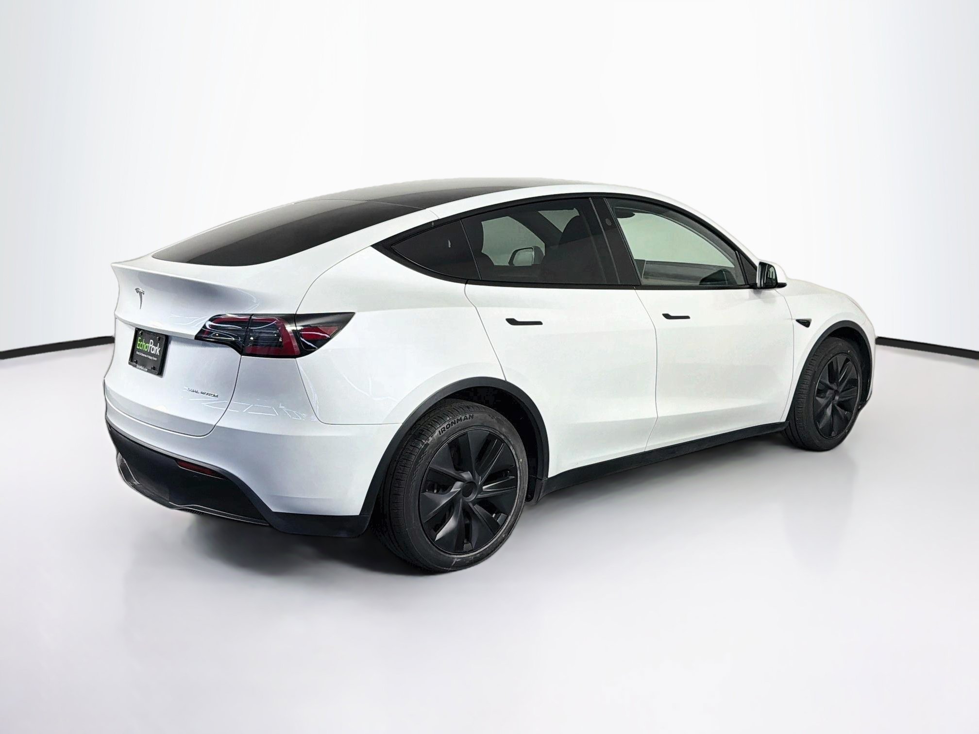 Used 2025 Tesla Model Y Long Range AWD/4WD image 9