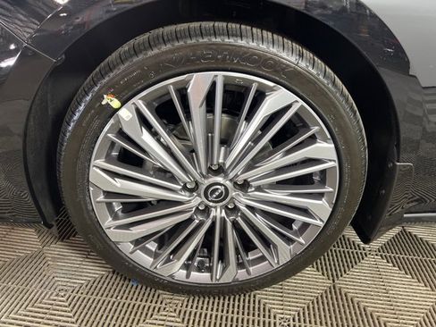 New 2025 Nissan Altima 2.5 SL image 8