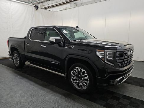 Used 2023 GMC Sierra 1500 Denali Ultimate AWD/4WD image 3