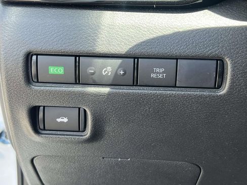 Used 2023 Nissan Sentra SV w/ All-Weather Package FWD image 18