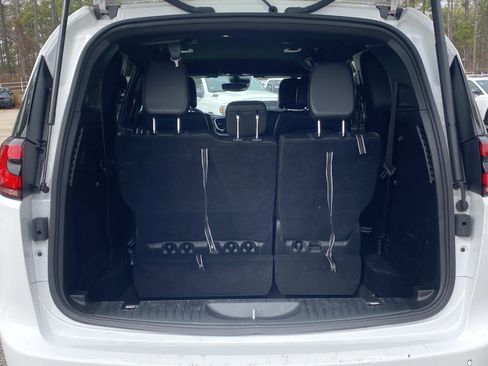 Certified 2025 Chrysler Pacifica Select image 6