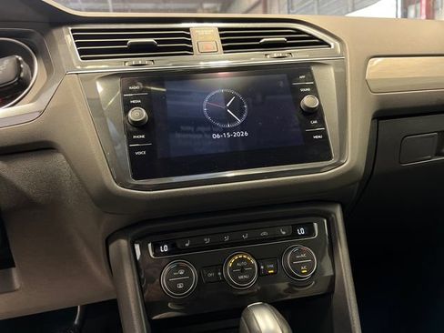 Certified 2021 Volkswagen Tiguan SE FWD image 24