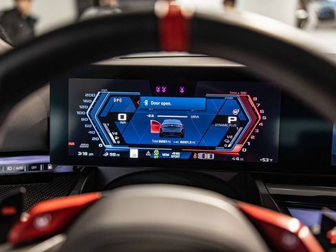 Used 2025 BMW M5 w/ Carbon Package image 23