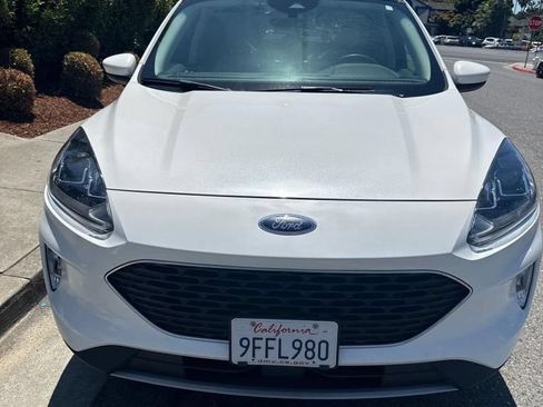Used 2022 Ford Escape SEL w/ Technology Package FWD image 1