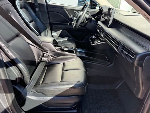Used 2024 Lincoln Corsair AWD image 16