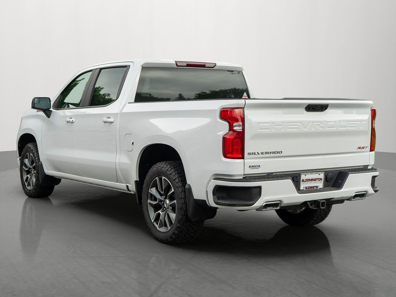 Used 2024 Chevrolet Silverado 1500 RST AWD/4WD image 5