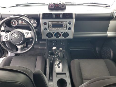 Used 2014 Toyota FJ Cruiser 4WD w/ Upgrade Package image 13