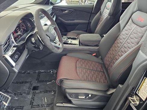 New 2025 Audi RS Q8 performance image 2