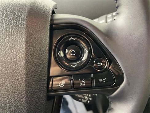 Used 2020 Toyota Prius XLE image 12