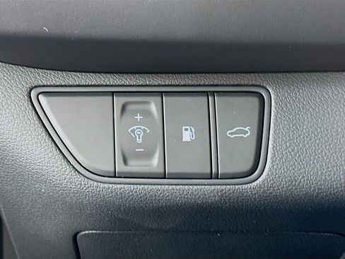 Used 2023 Genesis G70 2.0T w/ Sport Prestige Package image 17