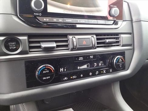 New 2025 Nissan Pathfinder S image 12