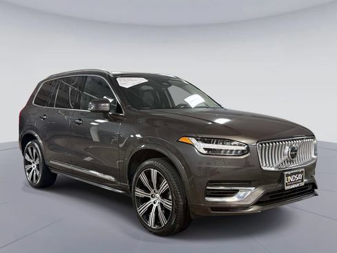 Used 2024 Volvo XC90 T8 Ultimate AWD/4WD image 9
