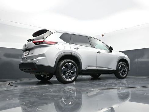 Used 2025 Nissan Rogue SV AWD/4WD image 53