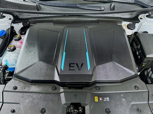 Used 2024 Hyundai Ioniq 5 SEL image 34