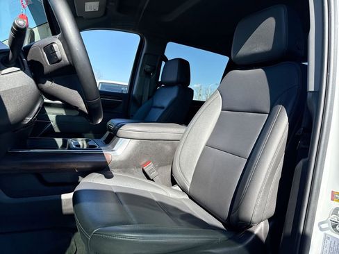 Used 2025 GMC Sierra 2500 SLT w/ SLT Premium Package image 11