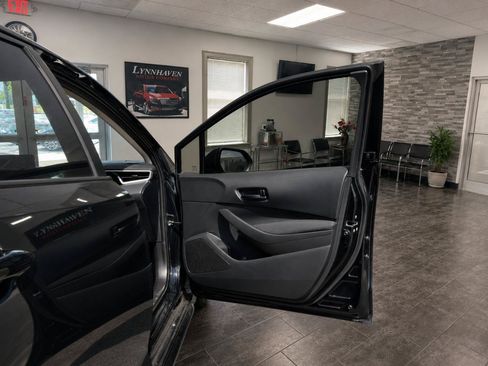 Used 2023 Toyota Corolla LE FWD image 17
