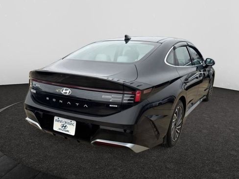 Used 2024 Hyundai Sonata Limited image 3