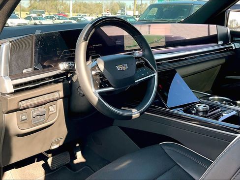 Used 2025 Cadillac Escalade Sport w/ Touring Package image 16