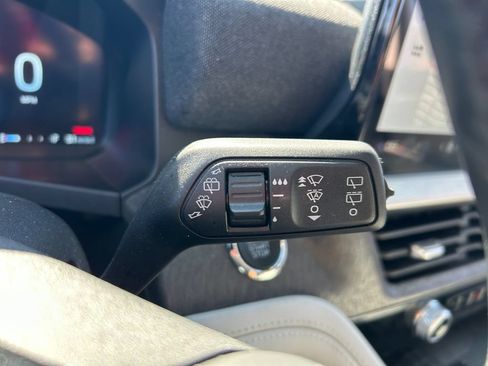 Used 2025 Ford Explorer Platinum w/ Ultimate Package AWD/4WD image 17