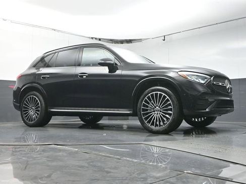 Used 2026 Mercedes-Benz GLC 300 GLC 300 image 41