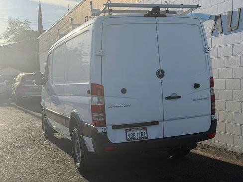 Used 2015 Mercedes-Benz Sprinter 2500 image 4