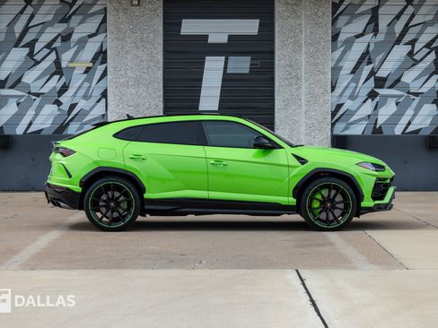Used 2021 Lamborghini Urus AWD/4WD image 17