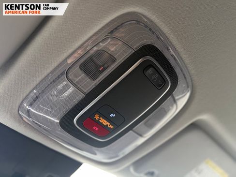 Used 2025 Hyundai Kona SEL image 32