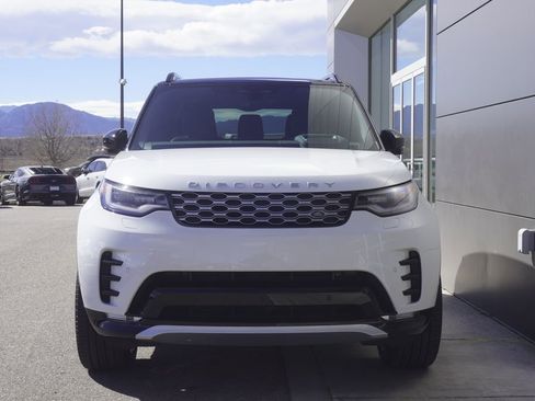 New 2026 Land Rover Discovery Limited Edition image 5