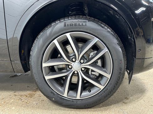 New 2025 Land Rover Discovery Sport S image 7