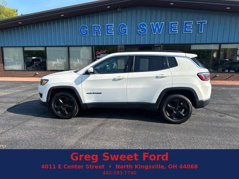 Used 2019 Jeep Compass Latitude w/ Cold Weather Group AWD/4WD image 1