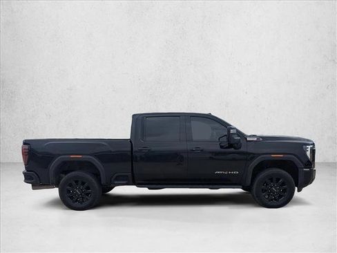 Certified 2025 GMC Sierra 2500 AT4 w/ Technology Package AWD/4WD image 4
