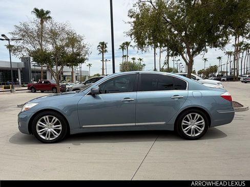 Used 2011 Hyundai Genesis 4.6 RWD image 3