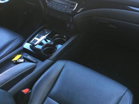 Used 2017 Honda Pilot Touring image 19
