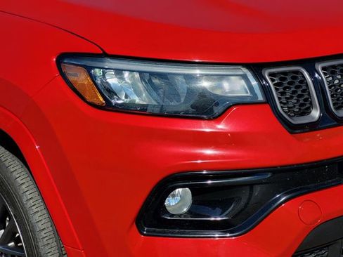 Certified 2023 Jeep Compass Limited image 5