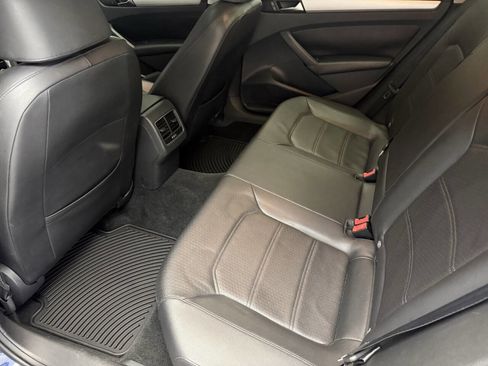 Used 2013 Volkswagen Passat TDI SE FWD image 18