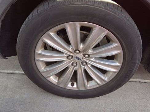 Used 2020 Ford Explorer Limited image 30