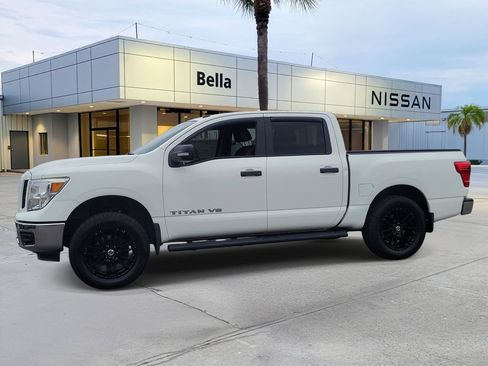 Used 2019 Nissan Titan SV AWD/4WD image 2