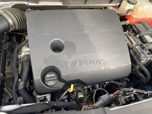 Certified 2023 Chevrolet Traverse LT w/ LPO, Floor Liner Package image 21