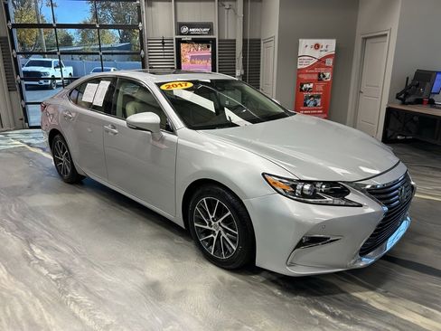 Used 2017 Lexus ES 350 350 w/ Luxury Package image 29